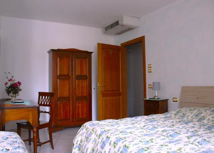 Della Pescheria Inn *