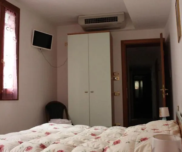 Della Pescheria イン