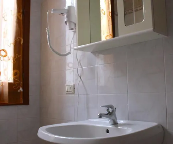 イン Della Pescheria *